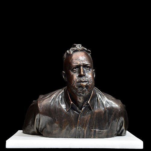 ANGUS TAYLOR, PORTRAITS OF INFLATION SERIES: NARRATIVE SELF-PORTRAIT: FACING FORWARD<br />
2020, PATINATED BRONZE ON MARBLE BASE