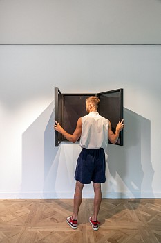 MV SINLESSSEASON PARISB 18 LR